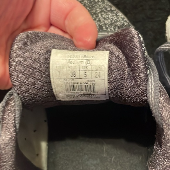 Brooks Womens Adrenaline GTS 17 Airplus Foam Gray Running Shoes Sneakers 7 - Picture 8 of 9